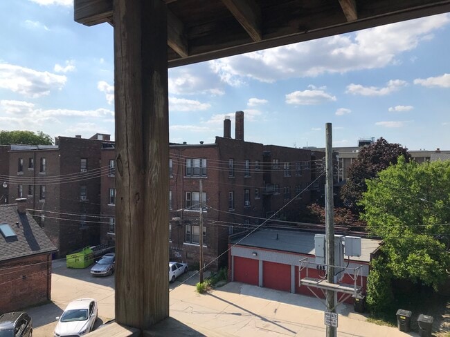 patio - 632 W Forest Ave