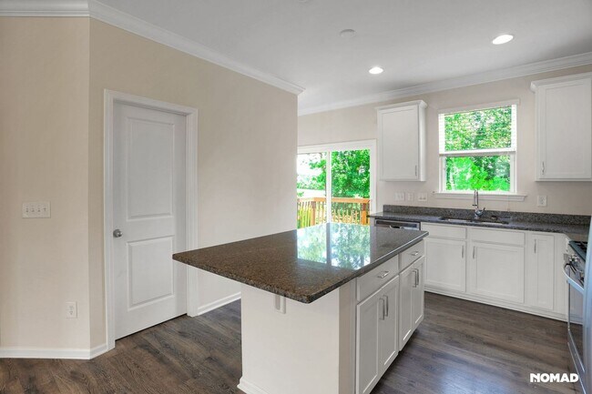 Foto del edificio - Charming 4BR Townhome in Apex
