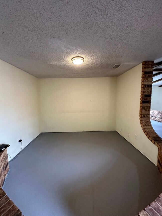 Foto del edificio - A Large 2 Bed with Sauna and walk in Jacuzzi! Large Rec Room!