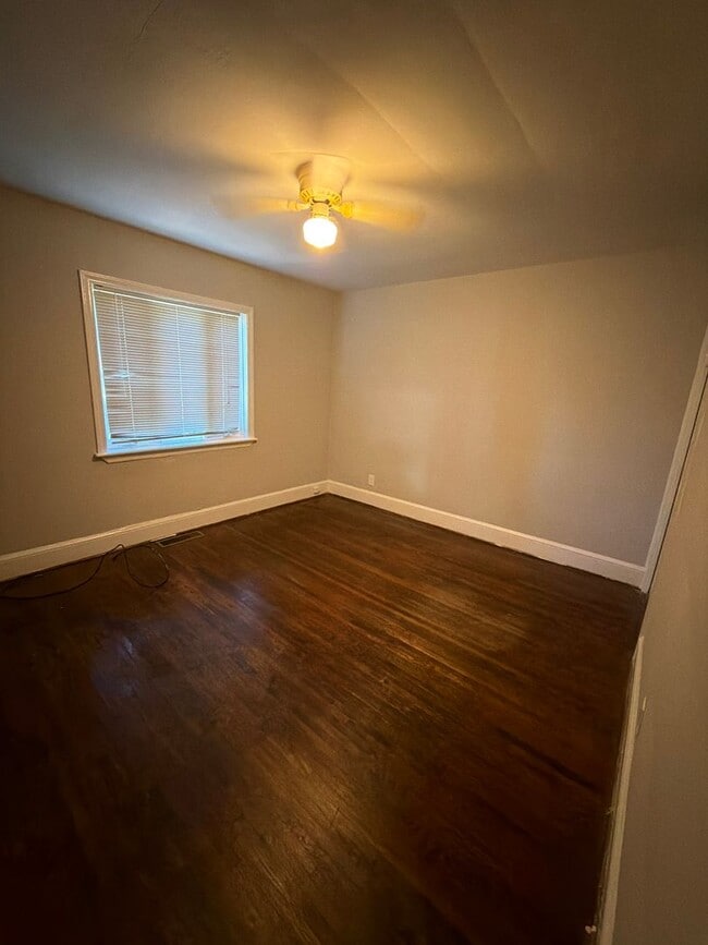 Building Photo - T.R. Lawing Realty Property