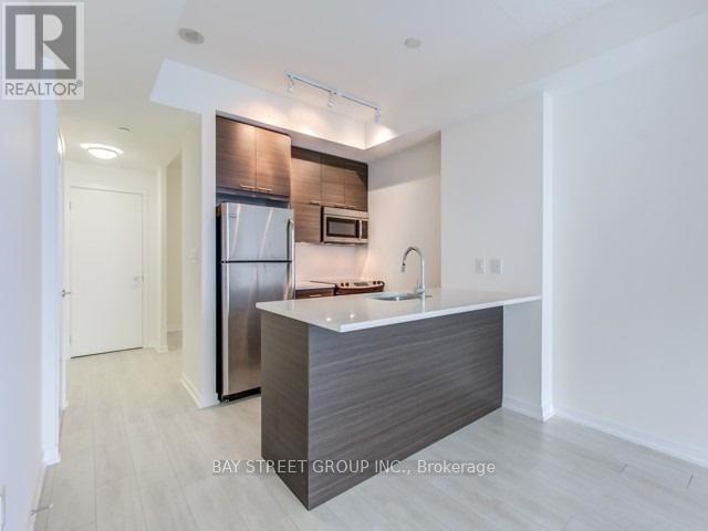 Photo du bâtiment - 66 Forest Manor Rd