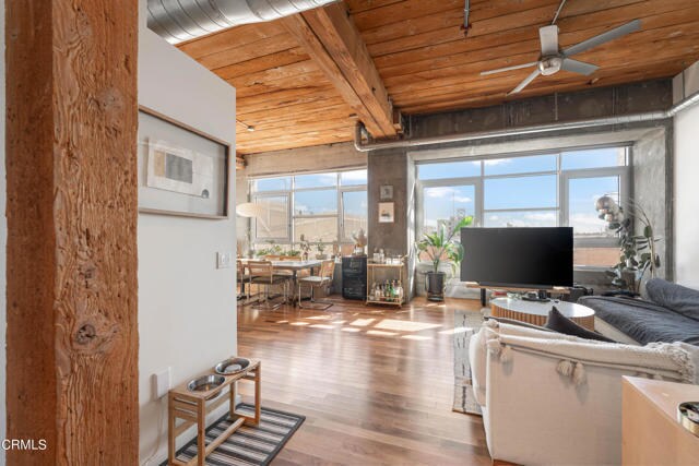 Foto del edificio - 530 S Hewitt St