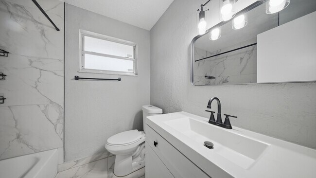 Foto del edificio - 4681 SW 43rd Terrace