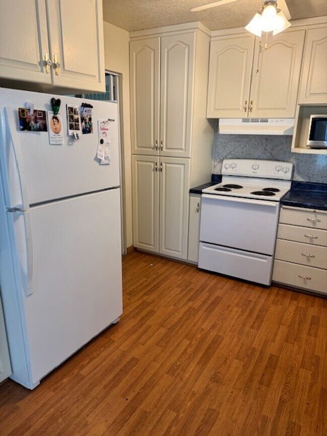 Building Photo - Cute 3 bedroom, 2 bath home!
