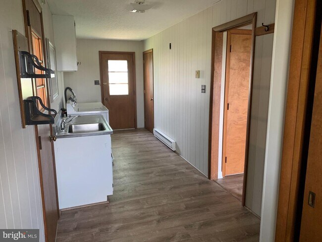 Foto del edificio - 366 Highland Rd