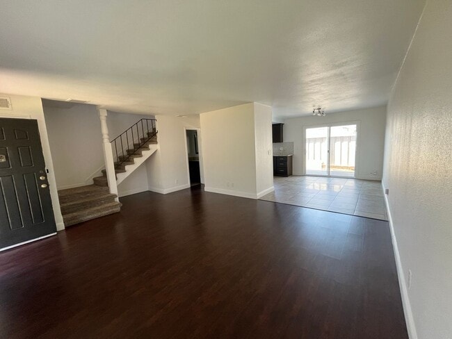Building Photo - Spacious 3 Bedroom 1.5 Bath!!