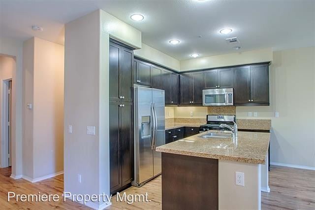 Building Photo - 3 br, 2.5 bath House - 334 Calle Rayo