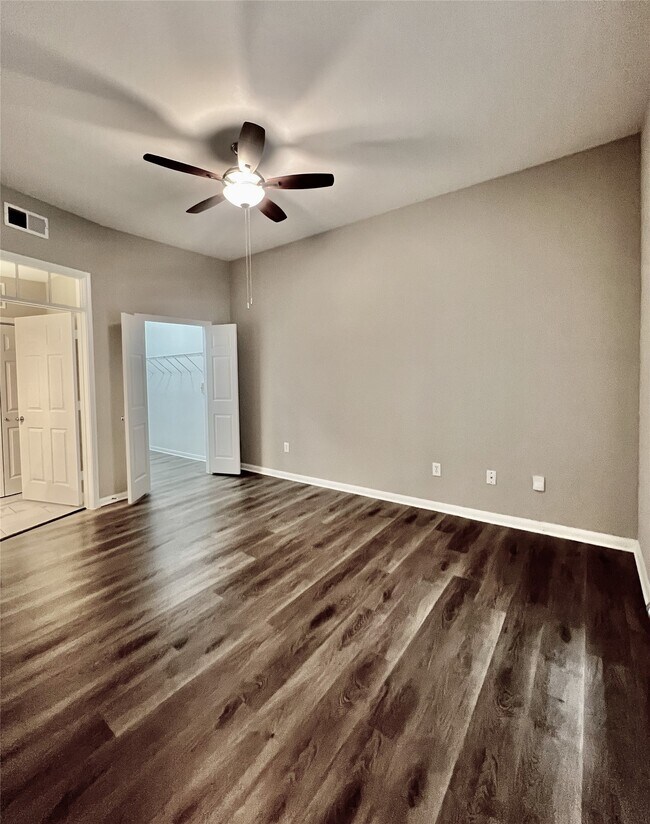 Foto del edificio - 5353 Memorial Dr