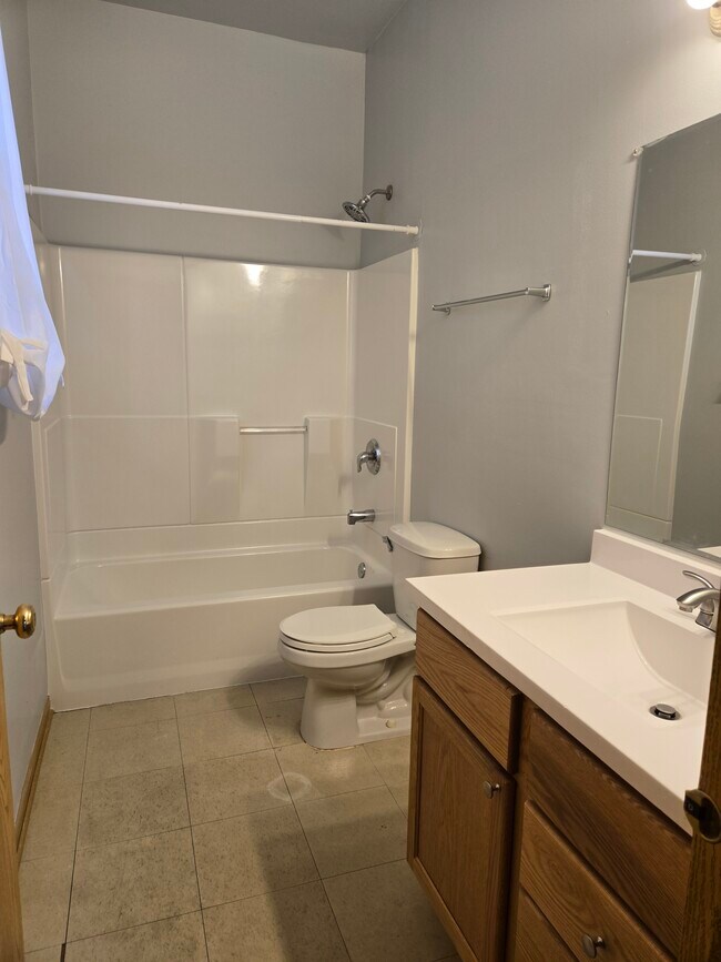 Baño principal - 4015 W Wilcox St