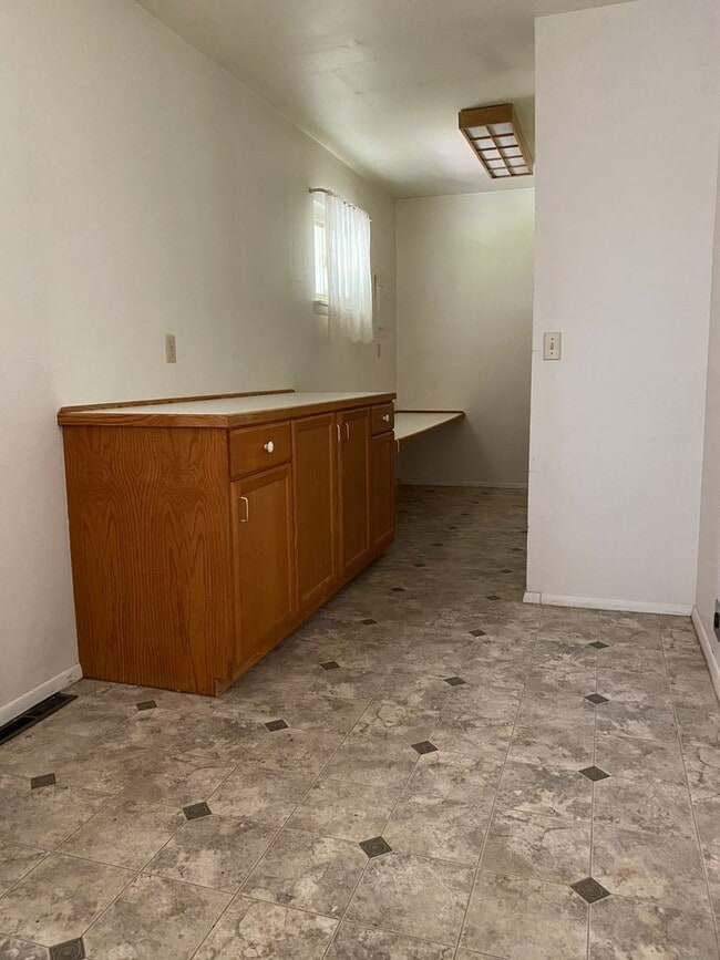 Building Photo - 711 Murphy Dr