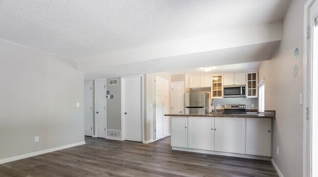 Building Photo - 8428 Rabbitbrush Way