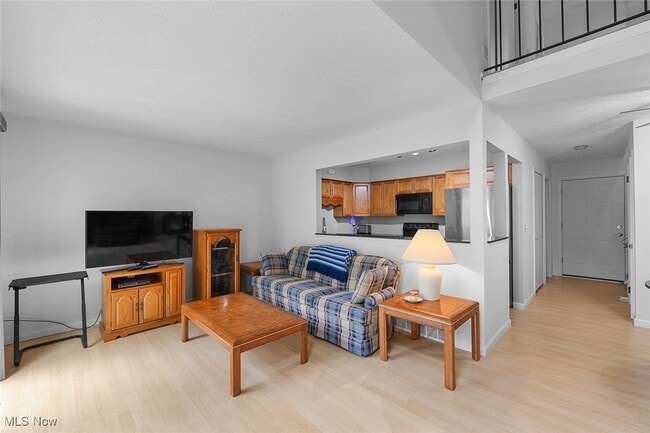 Foto del edificio - 11515 Pearl Rd