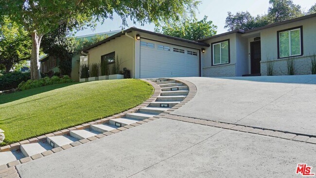 Foto del edificio - 9752 Creemore Dr