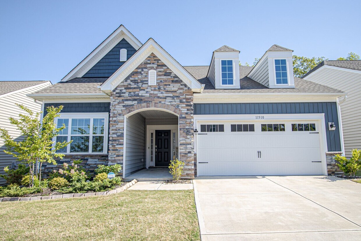 Foto principal - (Coming Soon, June 1st) Luxury 1.5 Story w...