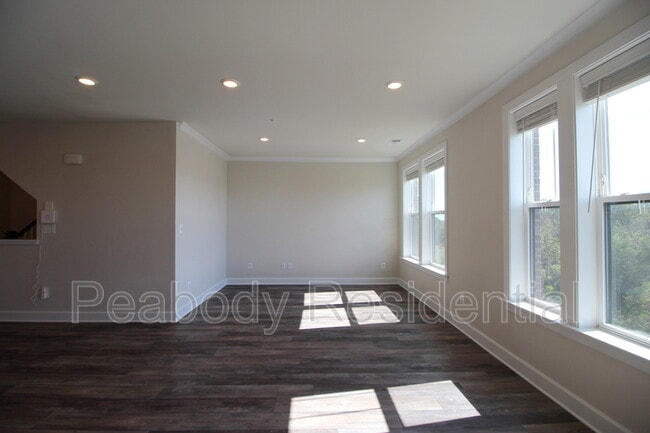 Foto del edificio - 43355 Radford Divide Ter