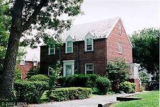 Building Photo - 7205 Clarendon Rd