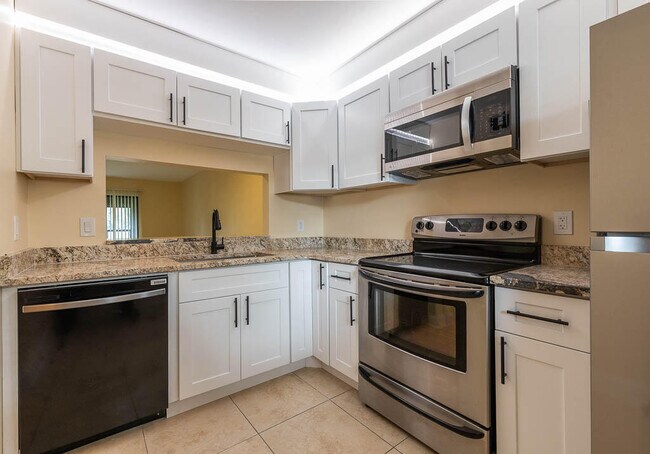 Building Photo - 7101 Golf Colony Ct