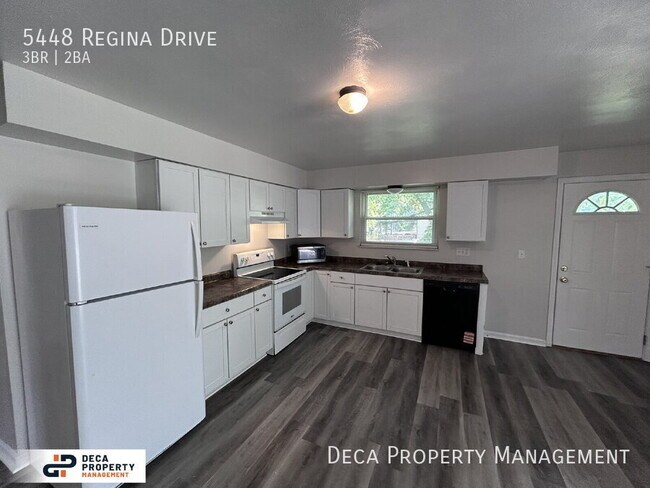 Foto del edificio - 5448 Regina Dr