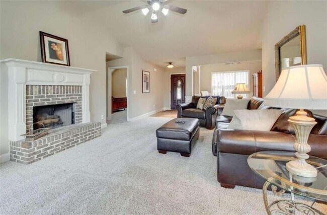 Foto del edificio - 4217 Brentwood Dr