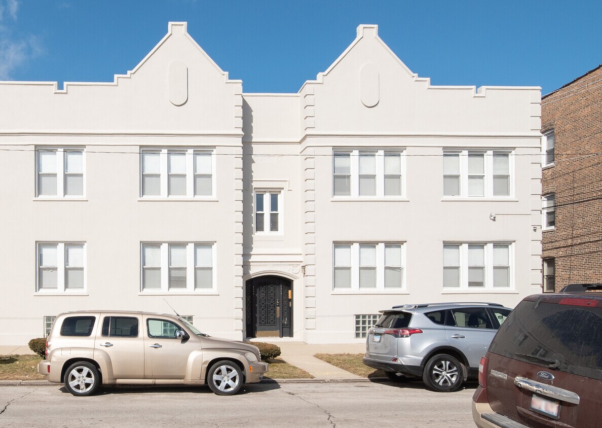 2010 E 77th St, Chicago, IL 60649 House Rental in Chicago, IL