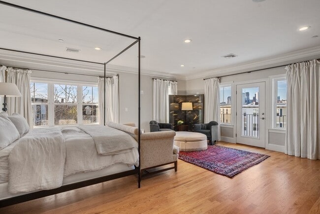 Building Photo - 2 G St