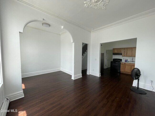 Building Photo - 475 S Pearl St