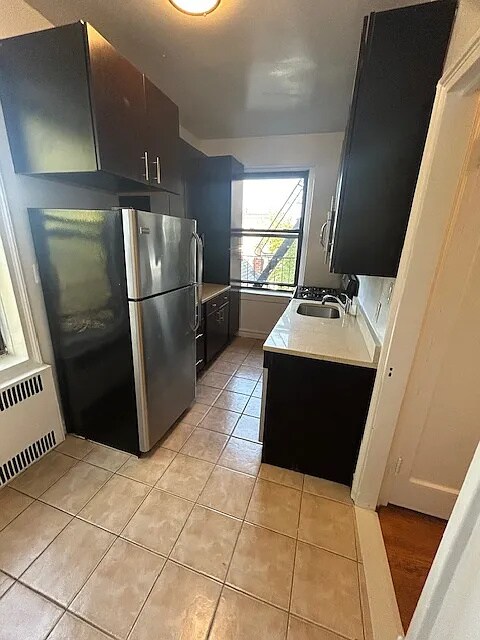 Foto del edificio - 63-45 Wetherole St