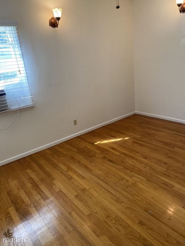 Building Photo - 1 br, 1 bath Apartment - 624 Veteran Avenue