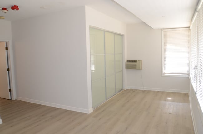 Foto del edificio - 1603 N Waukegan Rd