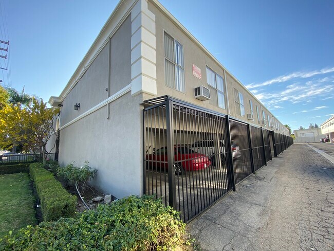 Gated garages - 6611 Woodley Ave