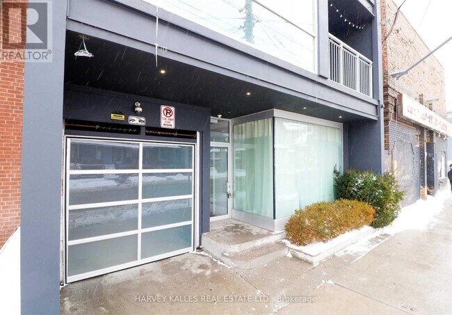 Photo du bâtiment - 214 Bathurst St