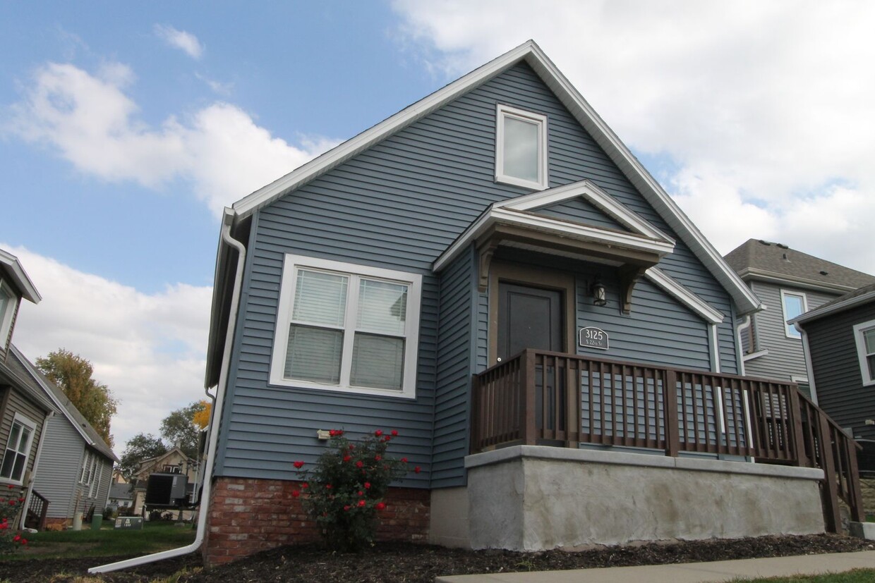 Primary Photo - The Big Master 3 bedroom home-- A Must-See...