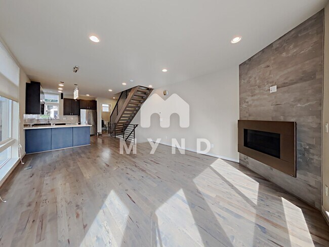 Foto del edificio - 3936 1st Ave NE Unit A