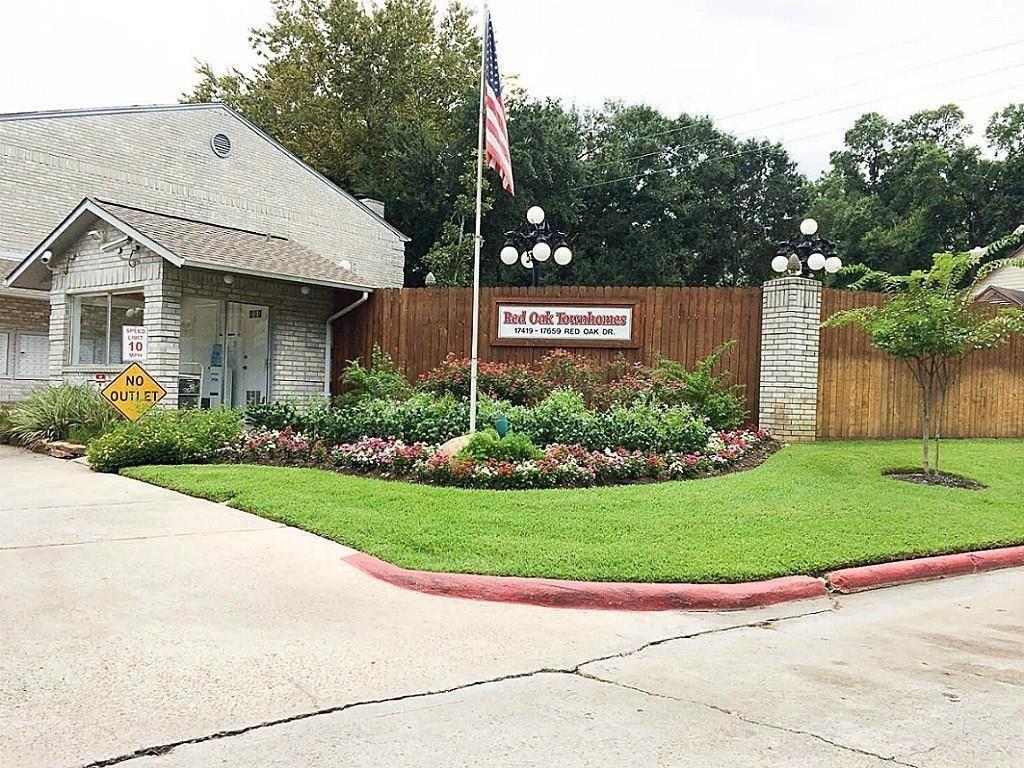 Foto principal - 17475 Red Oak Dr