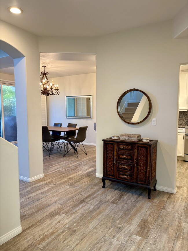 Entrance hall - 6483 Zuma View Pl