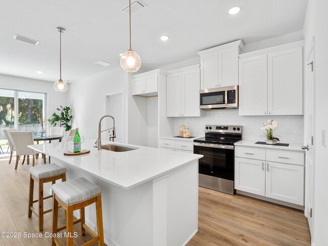 Building Photo - 1370 Seabreeze St SW