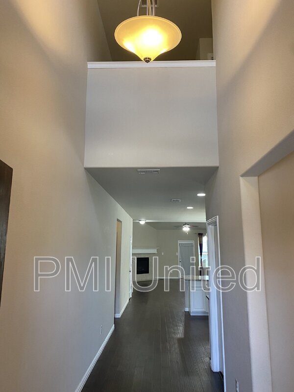Foto del edificio - 220 Black Alder Dr