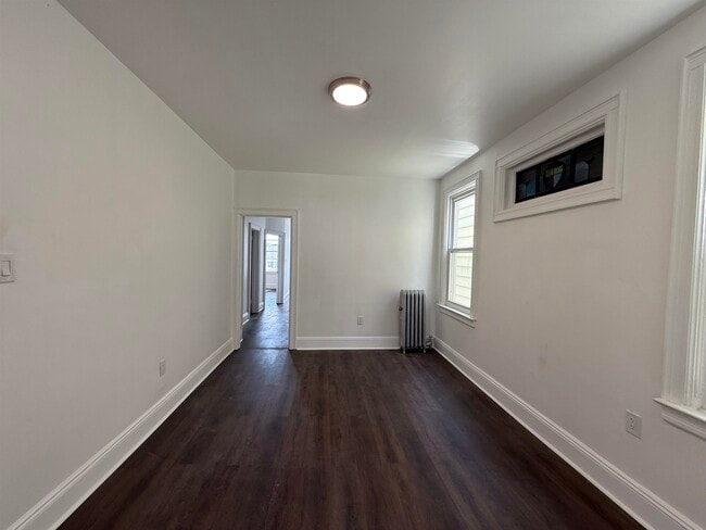 Building Photo - 1403 8th St
