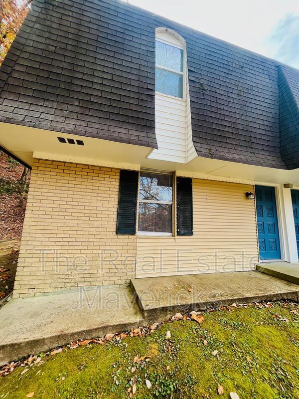 Building Photo - 701 Summitt Ave