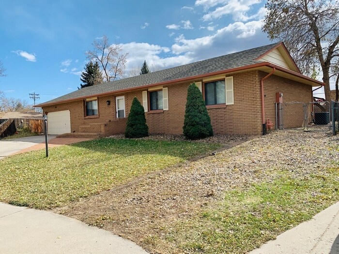 Primary Photo - 3 Bed/2 Bath Ranch Style Home in Loveland!...