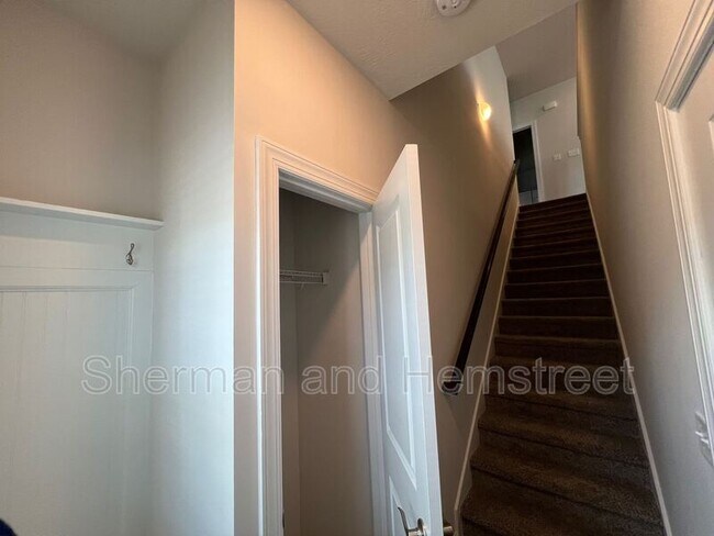 Foto del edificio - 2016 Lotus Dr