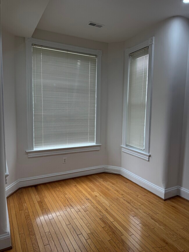 Foto del edificio - 823 8th St NE