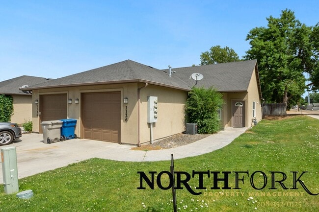 Building Photo - Beautiful 3-Bedroom Home in Desirable Namp...