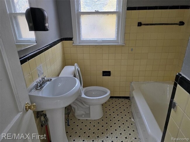 Foto del edificio - 8239 Manor