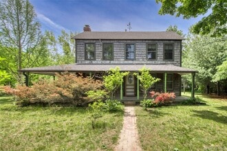 Building Photo - 733 Herricks Ln