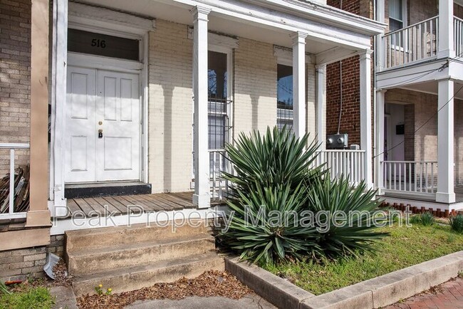 Building Photo - 516 W Clay St