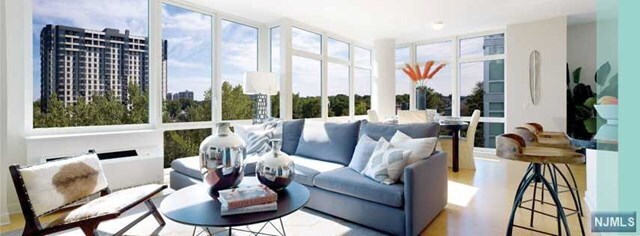 Foto del edificio - 600 12th St
