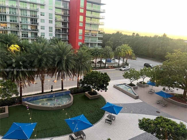 Foto del edificio - 7825 NW 107th Ave