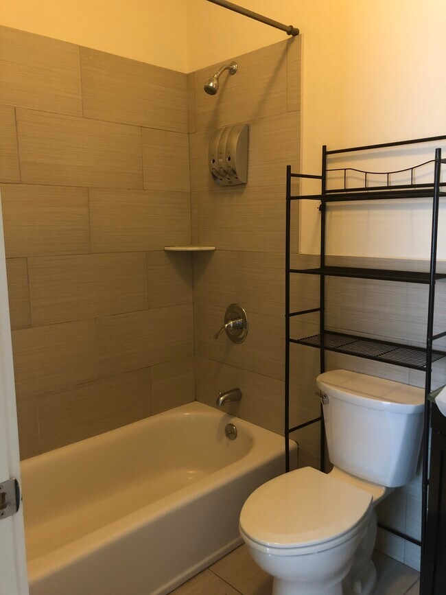 Foto del edificio - 646 Montgomery St