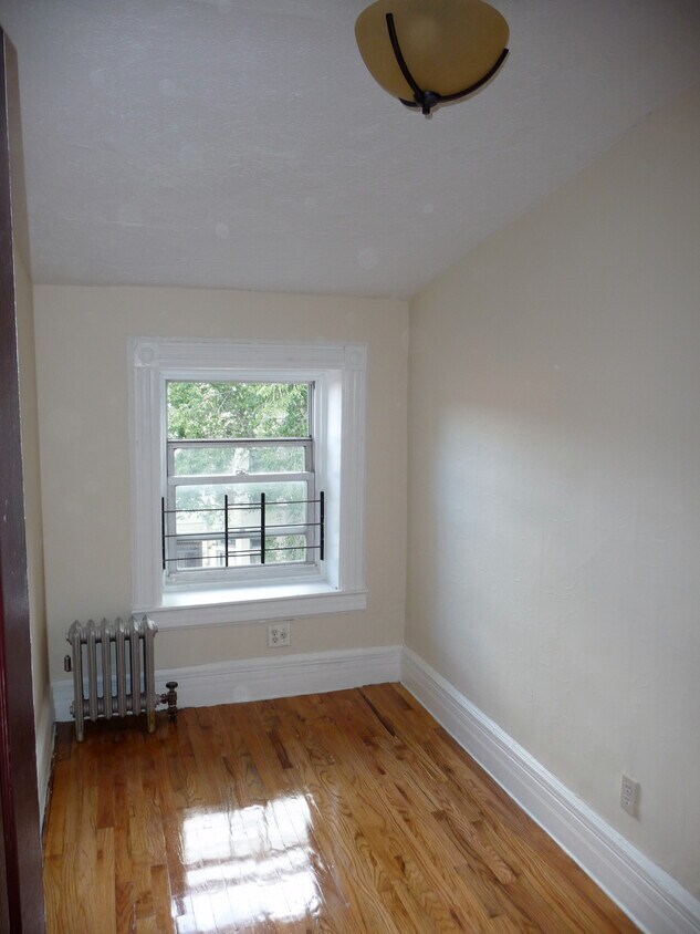 Segundo dormitorio/estudio - 13 Revere Pl